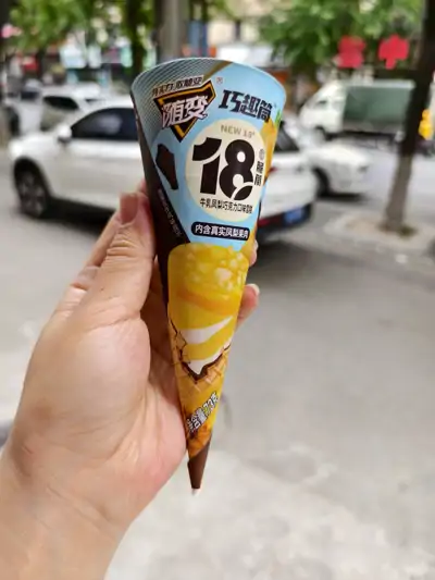 蒙牛18度脆筒牛乳凤梨